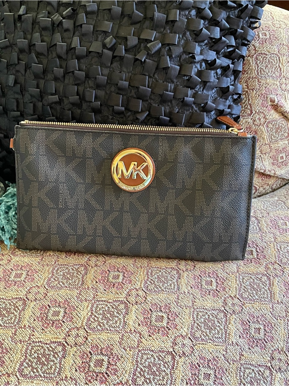 Like New Michael Kors Fulton wristlet brown Extra Large logo emblem!